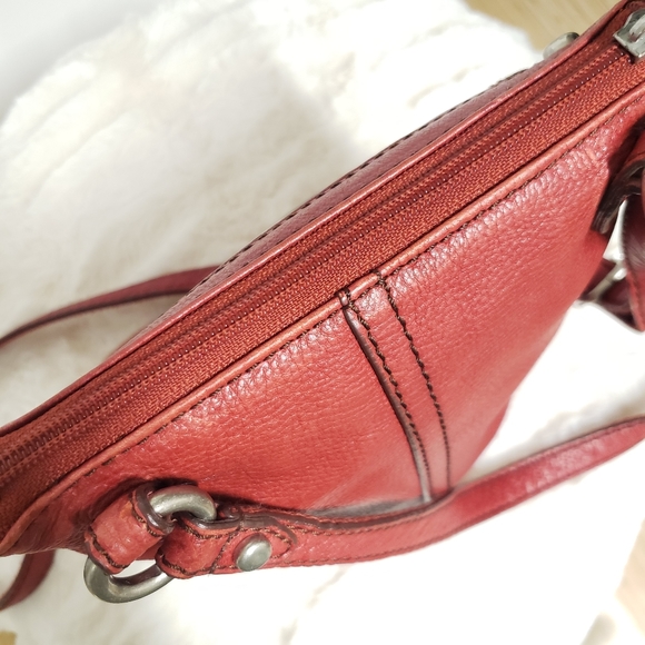 EUC Fossil Maddox Mini Red Pebbled Leather Crossbody - Picture 11 of 16